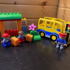 Preowned LEGO DUPLO 10528 School Bus – Complete